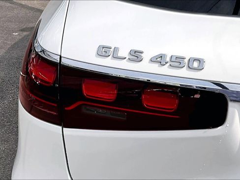 Certified 2025 Mercedes-Benz GLS 450 4MATIC image 29