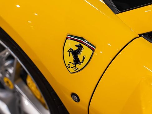 Used 2021 Ferrari F8 Tributo RWD image 12