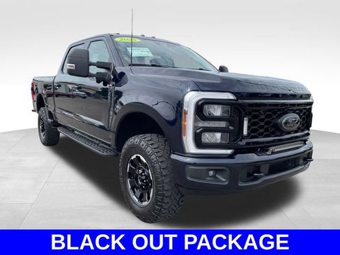 Used 2025 Ford F250 XLT w/ Black Appearance Package AWD/4WD image 7