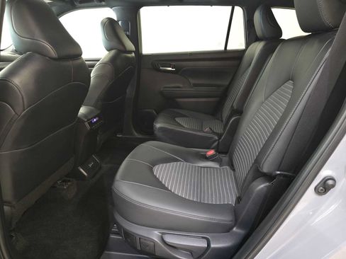Certified 2025 Toyota Highlander XSE AWD/4WD image 23
