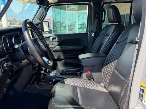 Used 2022 Jeep Gladiator Overland image 10