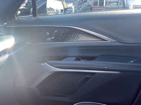 Used 2024 Cadillac Lyriq Sport AWD/4WD image 16