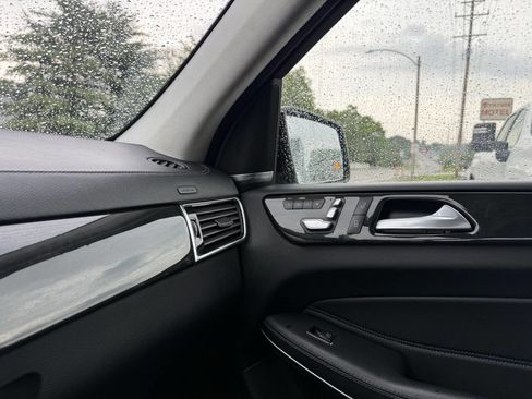 Used 2018 Mercedes-Benz GLS 550 4MATIC w/ Driver Assistance Package image 24