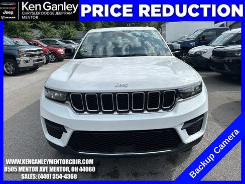 Certified 2025 Jeep Grand Cherokee Laredo AWD/4WD image 2