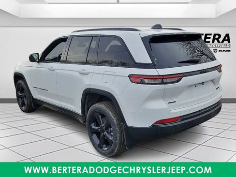 New 2025 Jeep Grand Cherokee Limited image 3