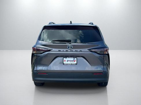 Certified 2023 Toyota Sienna XLE w/ XLE Plus Package FWD image 6