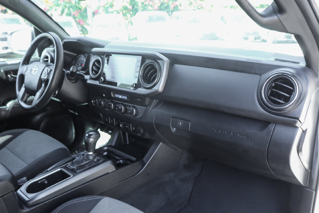 Used 2021 Toyota Tacoma TRD Off-Road w/ Technology Package AWD/4WD image 34