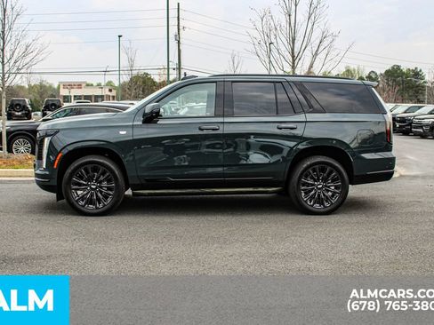 Used 2025 Cadillac Escalade Sport AWD/4WD image 6