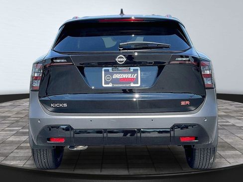 New 2026 Nissan Kicks SR image 5