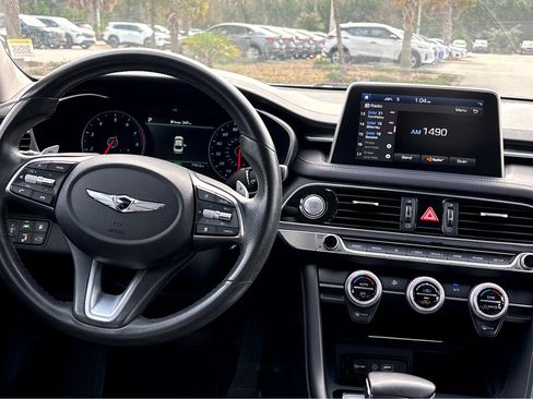 Used 2021 Genesis G70 2.0T image 4