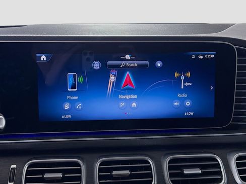 Used 2024 Mercedes-Benz GLS 450 4MATIC image 16