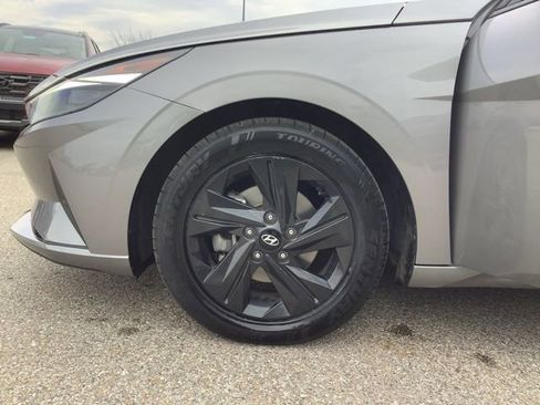 Certified 2023 Hyundai Elantra SEL w/ Preferred Accessory Package image 34