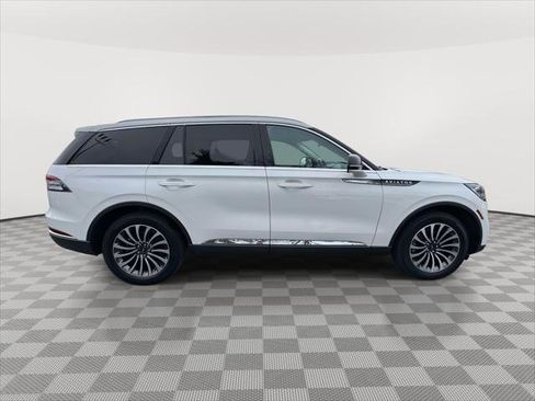 Used 2022 Lincoln Aviator AWD w/ Premium Package image 8