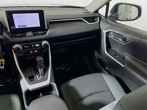 Certified 2025 Toyota RAV4 LE image 21