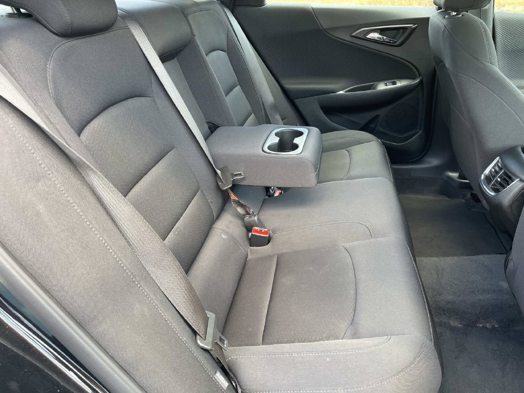 Used 2025 Chevrolet Malibu LT FWD image 21
