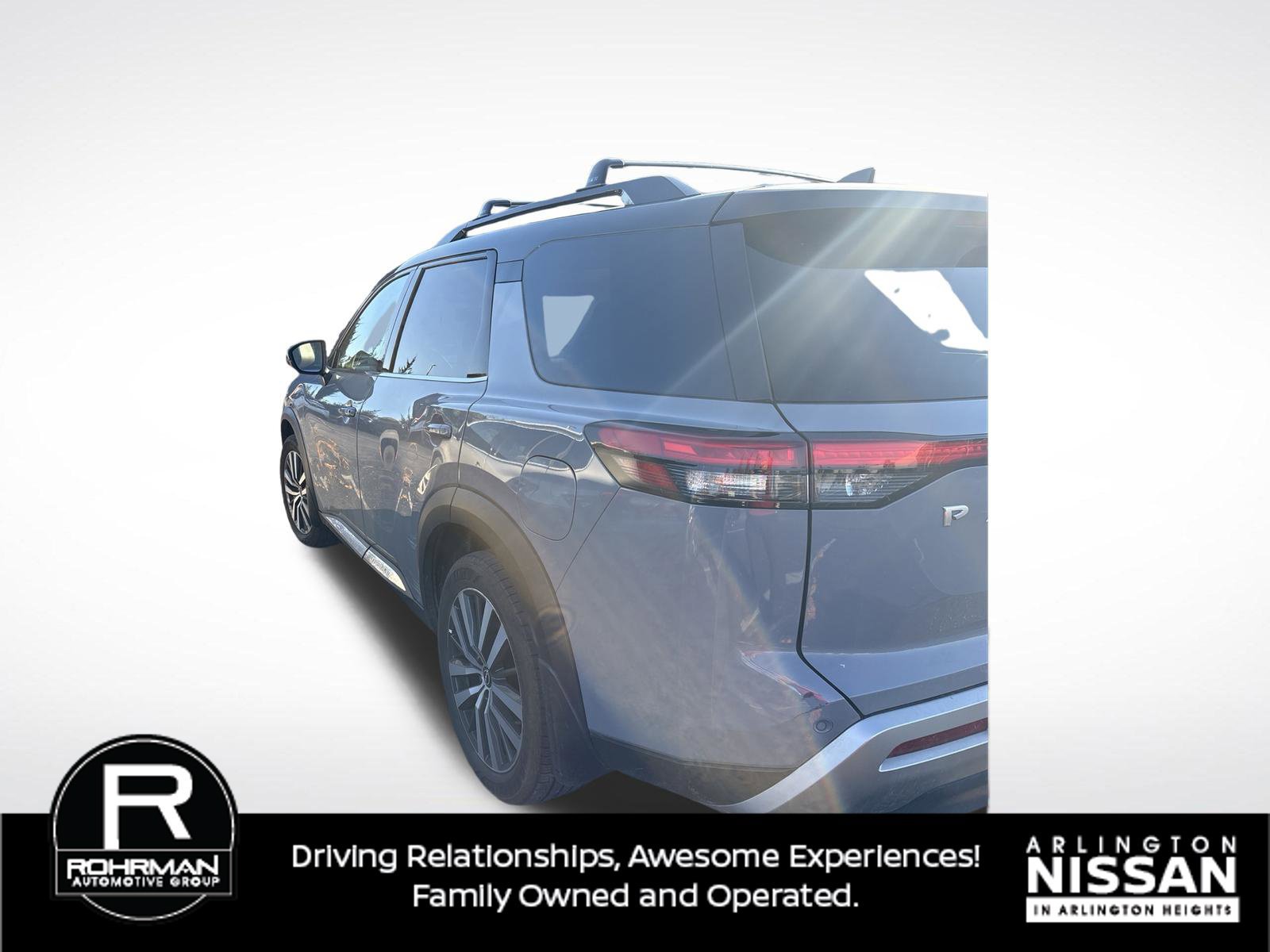 Used 2022 Nissan Pathfinder Platinum w/ Lighting Package (N92) AWD/4WD image 7
