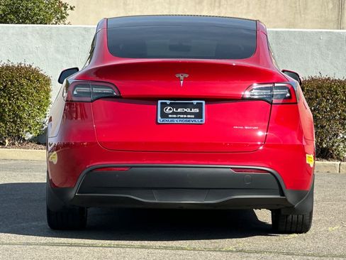Used 2021 Tesla Model Y Long Range image 8
