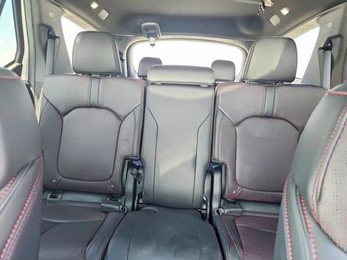 Used 2025 Honda Pilot Black Edition image 10