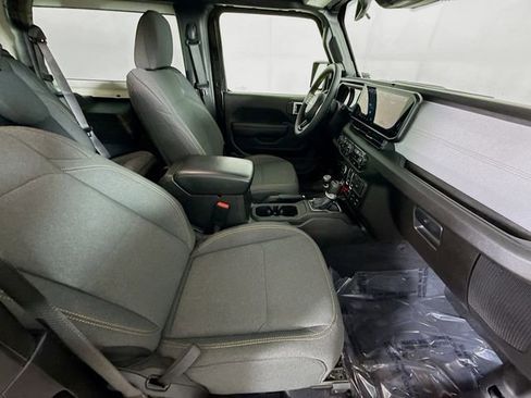 Used 2024 Jeep Wrangler Willys image 21