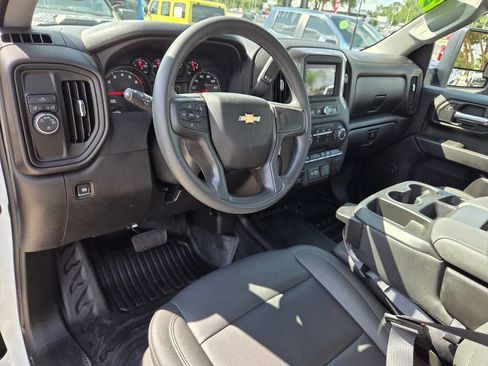 Used 2025 Chevrolet Silverado 2500 W/T RWD image 8
