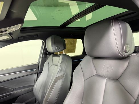 Certified 2022 Audi Q3 2.0T Premium Plus w/ Premium Plus Package AWD/4WD image 24