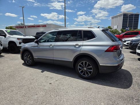 Used 2022 Volkswagen Tiguan SE AWD/4WD image 9