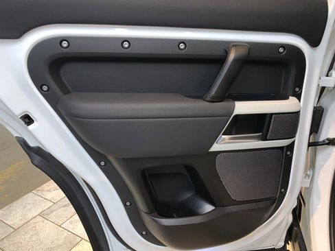 Used 2020 Land Rover Defender 110 S image 41