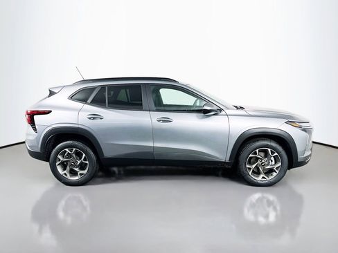 New 2026 Chevrolet Trax LT image 4
