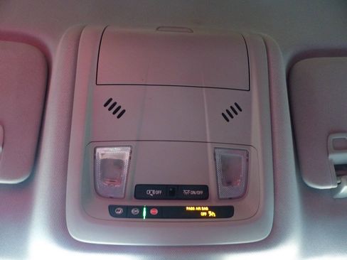 Used 2023 Chevrolet Blazer LT FWD image 34