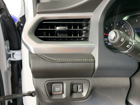 Used 2023 GMC Acadia SLT AWD/4WD image 16