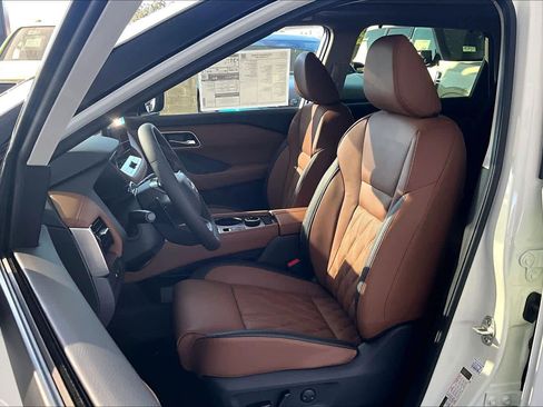 New 2026 Nissan Rogue Platinum image 15