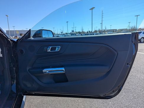 Used 2025 Ford Mustang GT Premium image 34