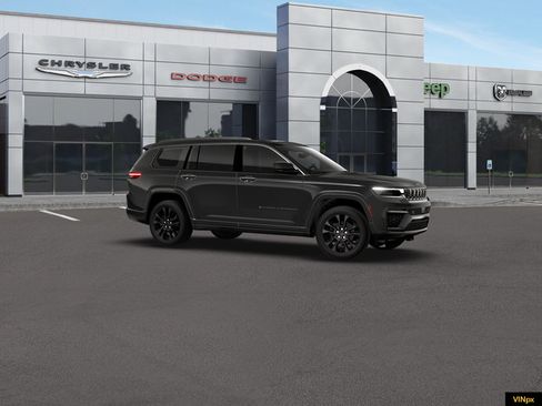 New 2026 Jeep Grand Cherokee L Limited AWD/4WD image 10