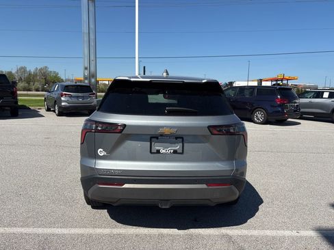 Used 2026 Chevrolet Equinox LT FWD image 6