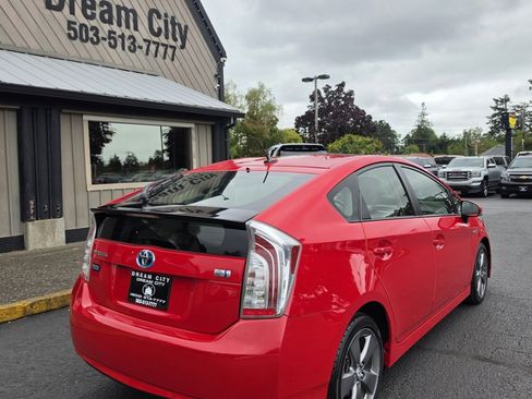 Used 2015 Toyota Prius Persona Series FWD image 6