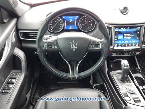 Used 2020 Maserati Levante AWD/4WD image 12