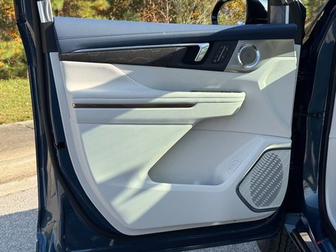 New 2026 Buick Enclave Avenir image 18