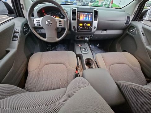Used 2020 Nissan Frontier SV w/ Midnight Edition Floor Mats image 13