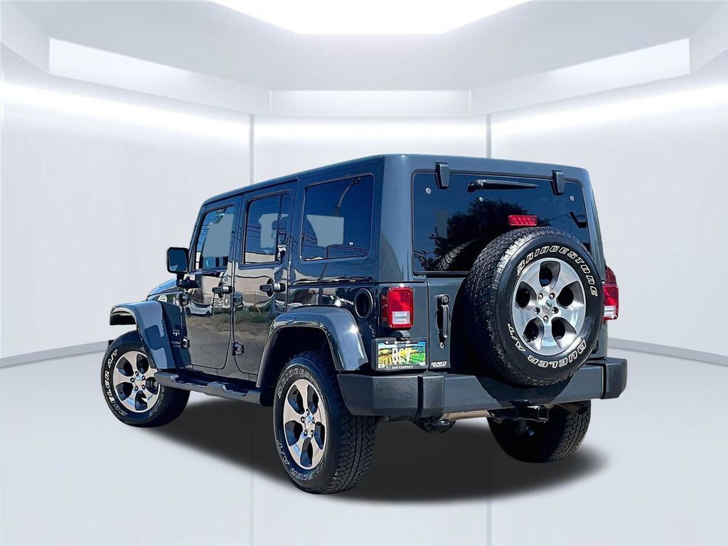 Used 2017 Jeep Wrangler Unlimited Sahara w/ Connectivity Group AWD/4WD image 13
