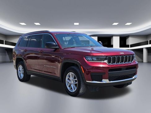 Used 2024 Jeep Grand Cherokee L Laredo RWD image 7
