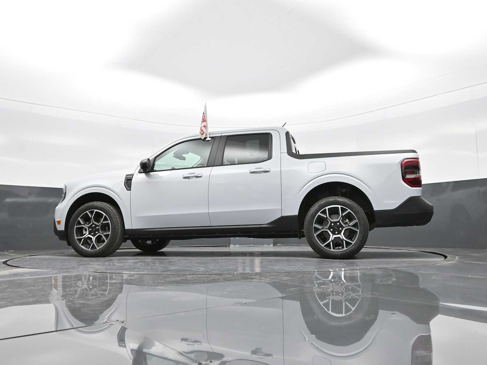 Used 2025 Ford Maverick Lariat w/ 4K Tow Package AWD/4WD image 45