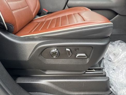 Used 2023 GMC Yukon Denali Ultimate image 33