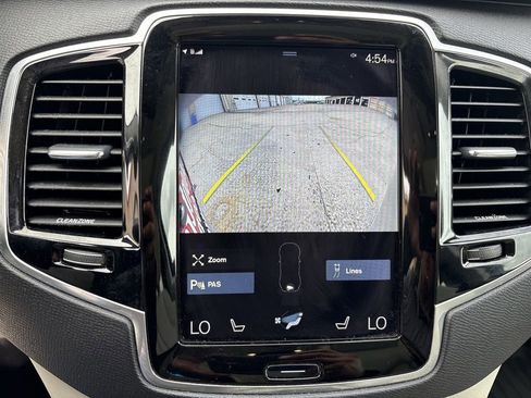 Used 2016 Volvo XC90 T6 Momentum w/ Momentum Plus Package AWD/4WD image 21