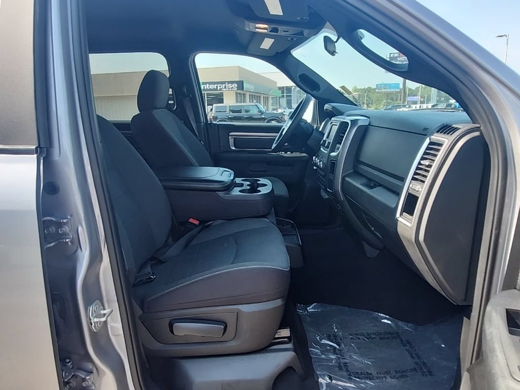 Used 2024 RAM 1500 Warlock AWD/4WD image 30