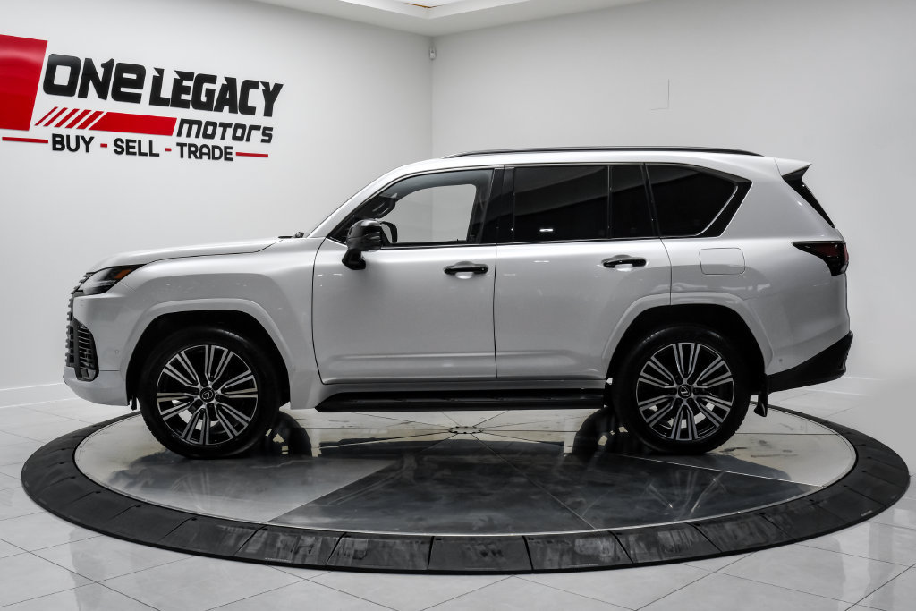 Used 2026 Lexus LX 700h Luxury w/ Appearance Package AWD/4WD image 17