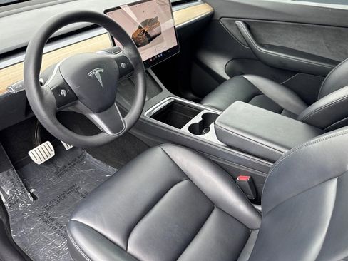 Used 2022 Tesla Model Y Performance AWD/4WD image 4