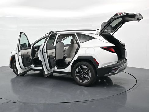 Used 2025 Hyundai Tucson SEL FWD image 42
