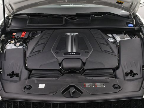 Certified 2023 Bentley Bentayga Extended Wheelbase image 31