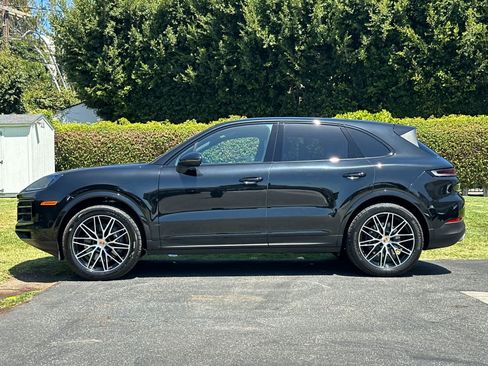 Certified 2026 Porsche Cayenne AWD/4WD image 2