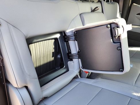 New 2026 GMC Sierra 1500 SLT w/ SLT Premium Plus Package image 47